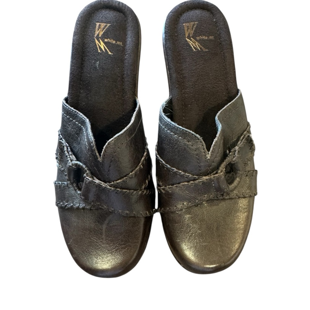 WHITE MOUNTAIN Distressed Dark Chocolate  Brown Mules 6